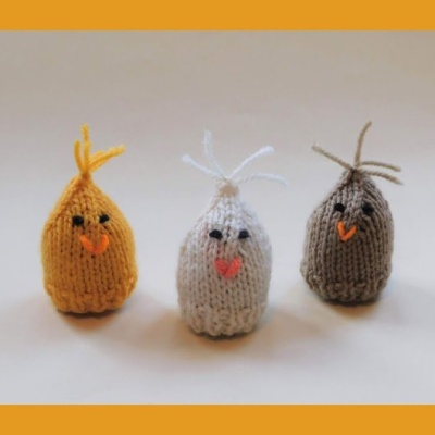 knitted-egg-cosy-easter-chicks