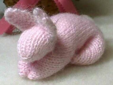 super-easy-knitted-easy-bunny