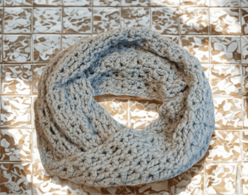 Super Soft & Chunky Mobius Cowl Crochet Pattern - Image 3
