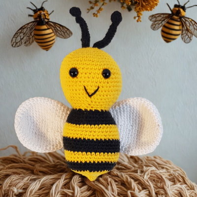 Happy Bee Crochet Kit