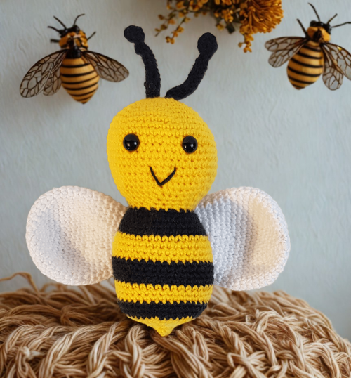 Happy Bee Crochet Kit