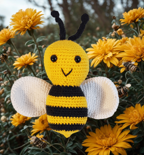 Happy Bee Crochet Kit - Image 3