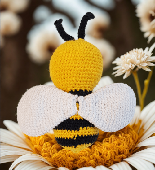 Happy Bee Crochet Kit - Image 5