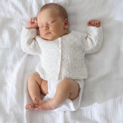 Easy Crochet Round Neck Baby Cardi Gift Kit