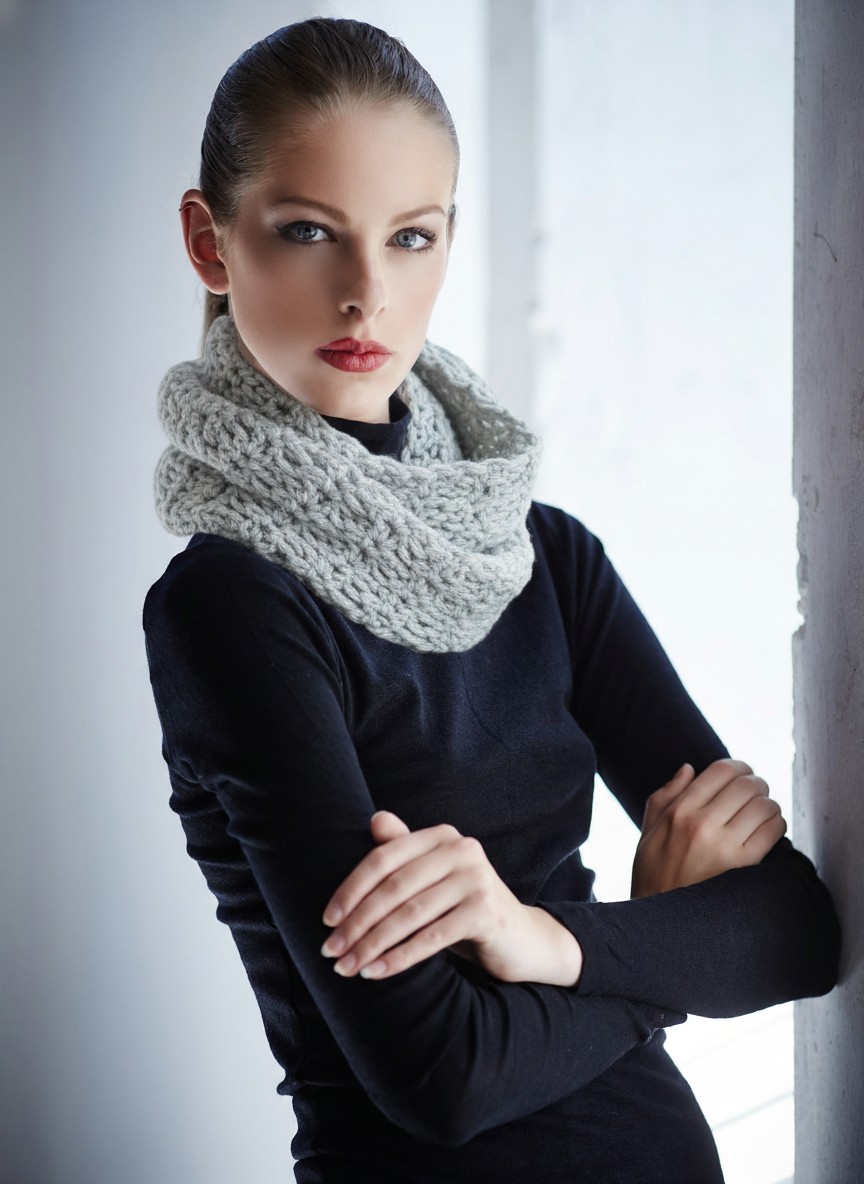 Super Soft & Chunky Mobius Cowl Crochet Kit