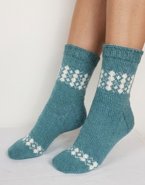 Diamondi Toe Up Socks Knitting Pattern